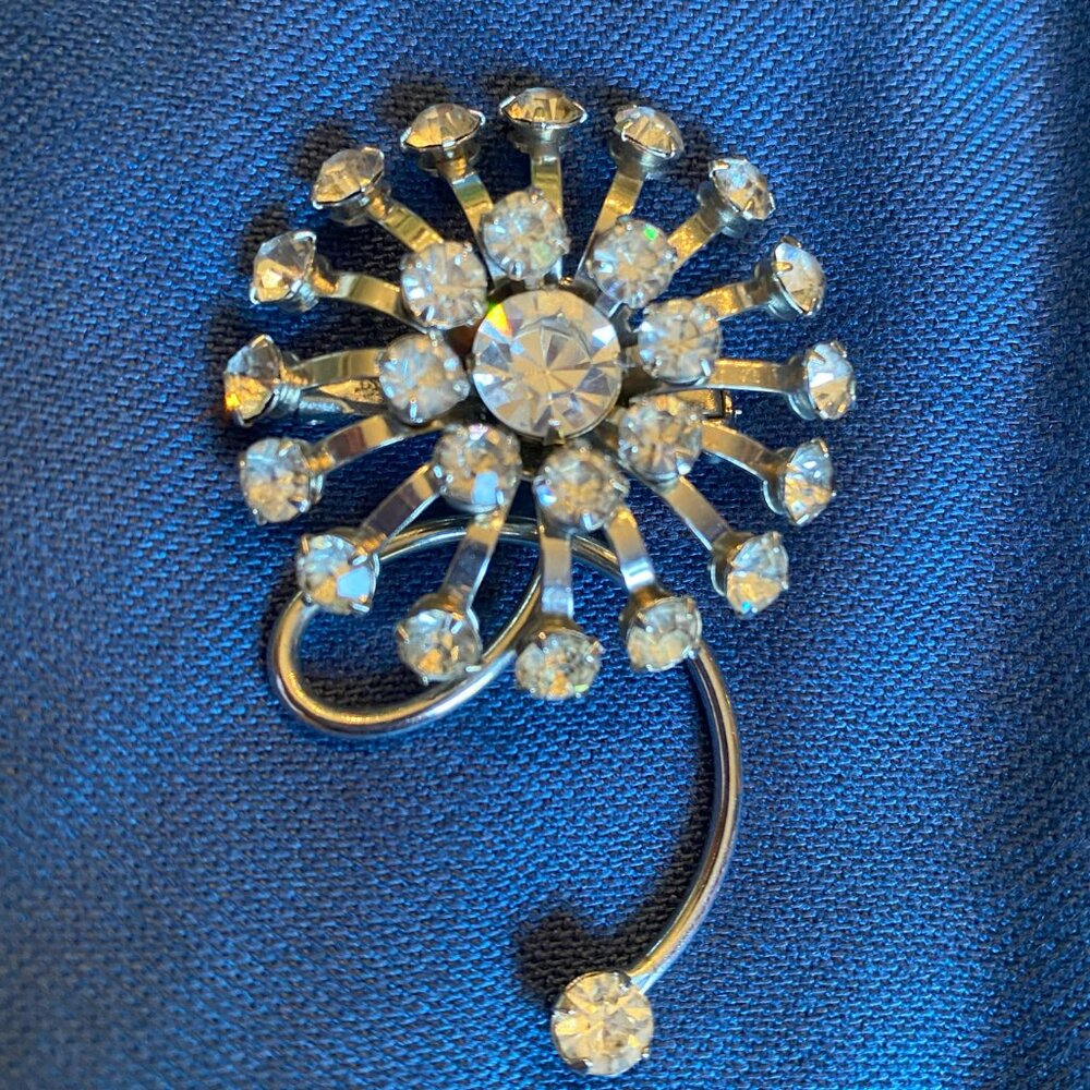 Vintage 1950s Rhinestone Silver Starburst Brooch